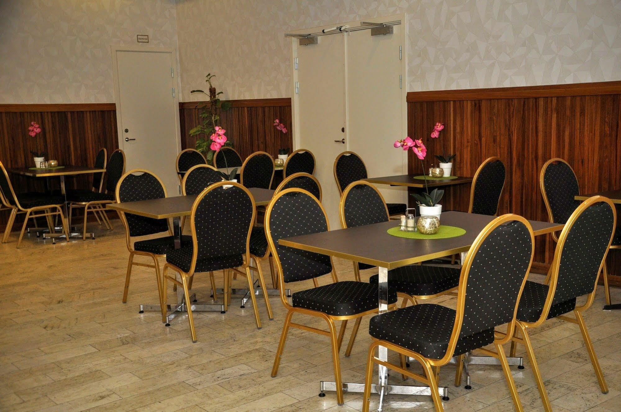 Ronneby Cityhotell Екстериор снимка